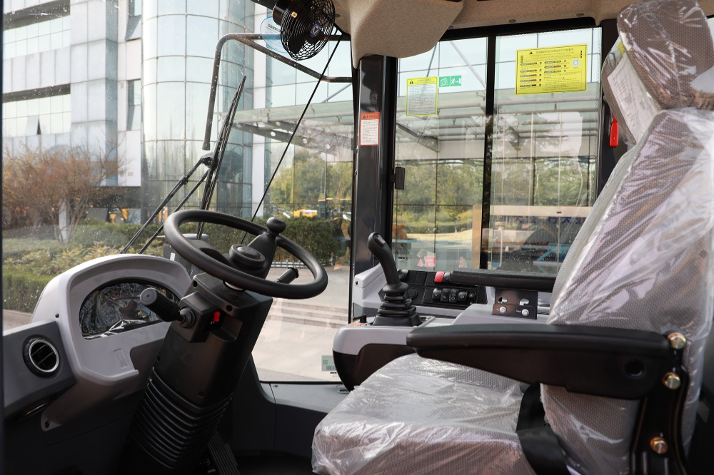 Фотография Фронтальный погрузчик XCMG XC968