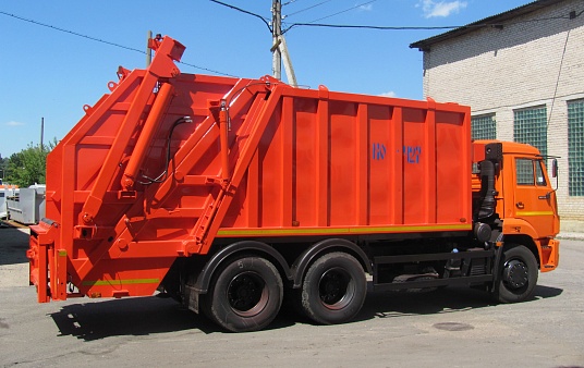 Мусоровоз с задней загрузкой КО-427-01