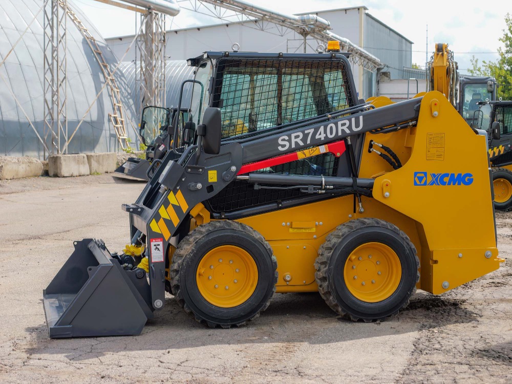 Фотография Мини-погрузчик XCMG SR740RU