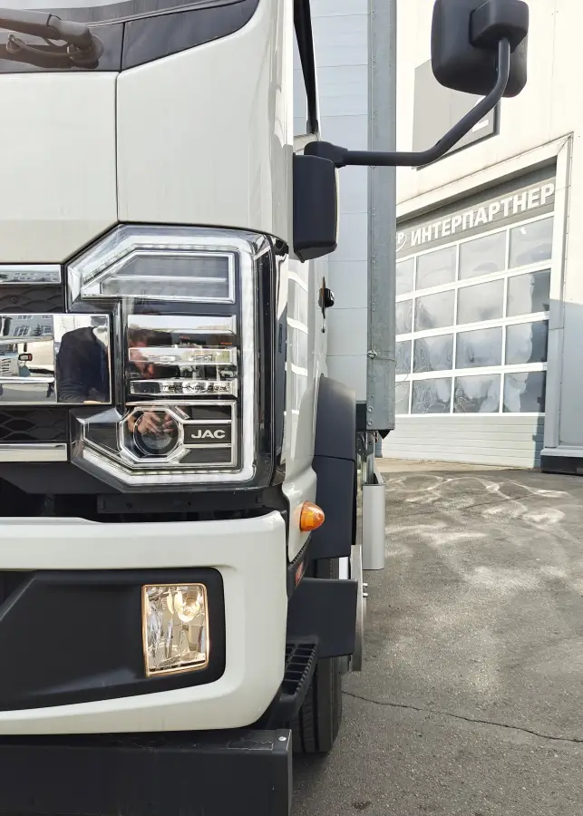 Фотография JAC N120 тентованный фургон