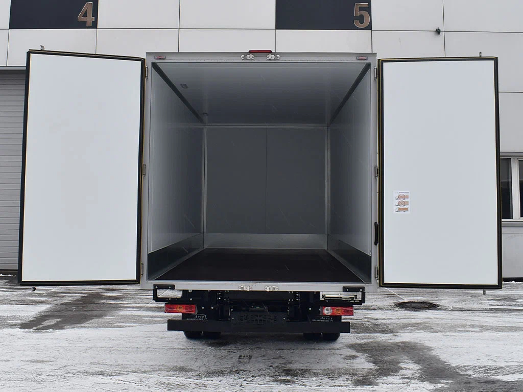 Фотография Forland 3 с изотермическим фургоном