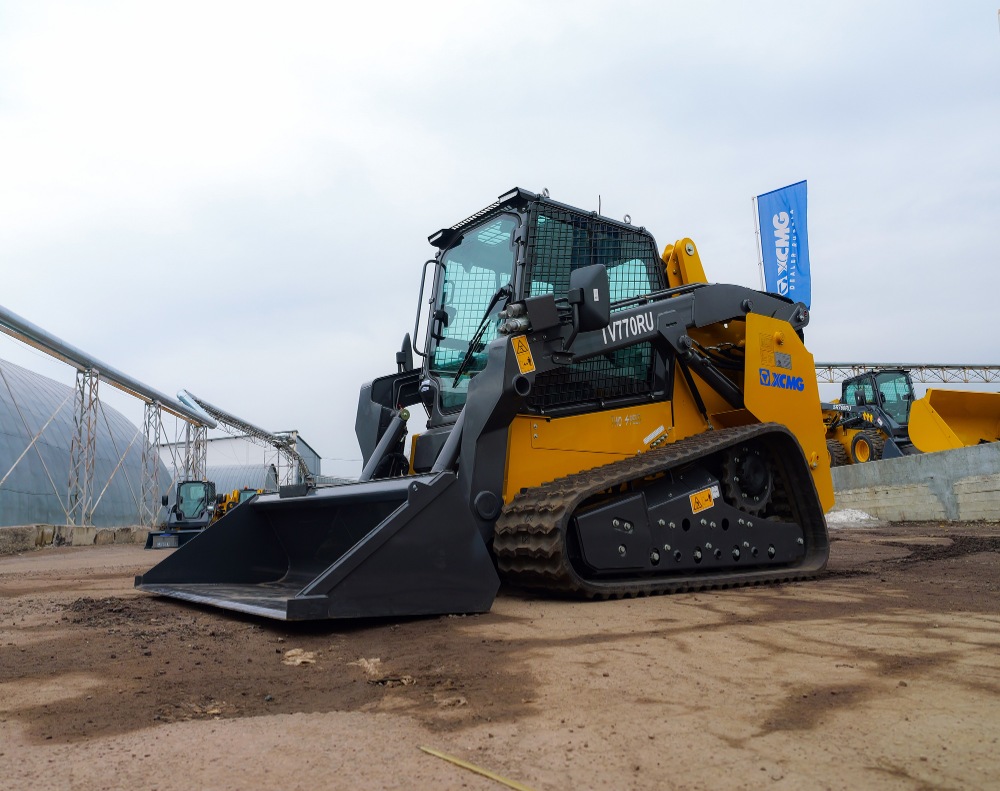 Фотография Мини-погрузчик XCMG TV770RU
