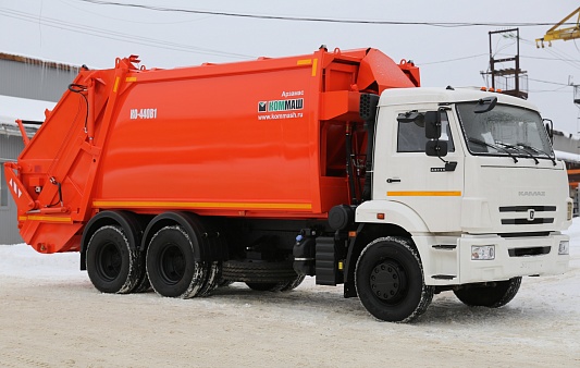 Мусоровоз с задней загрузкой КО-440В1