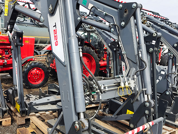 Фронтальный погрузчик Т-229 к тракторам МТЗ 82.1