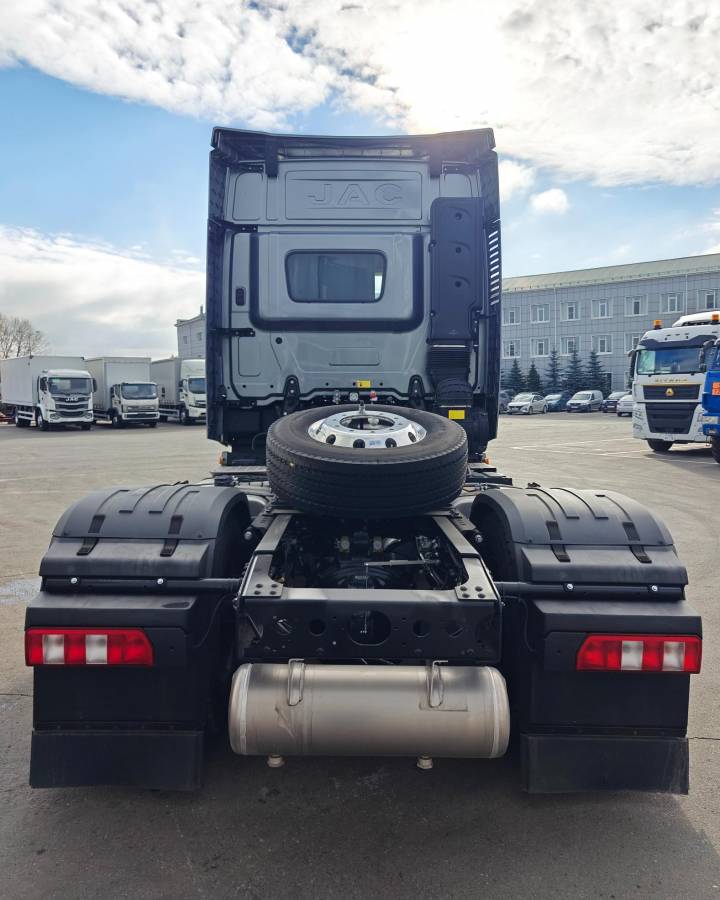 Фотография Седельный тягач JAC K7 4х2 2023