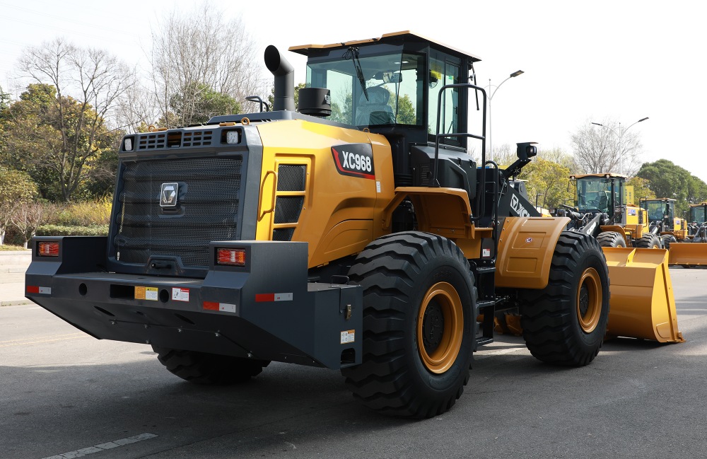Фотография Фронтальный погрузчик XCMG XC968
