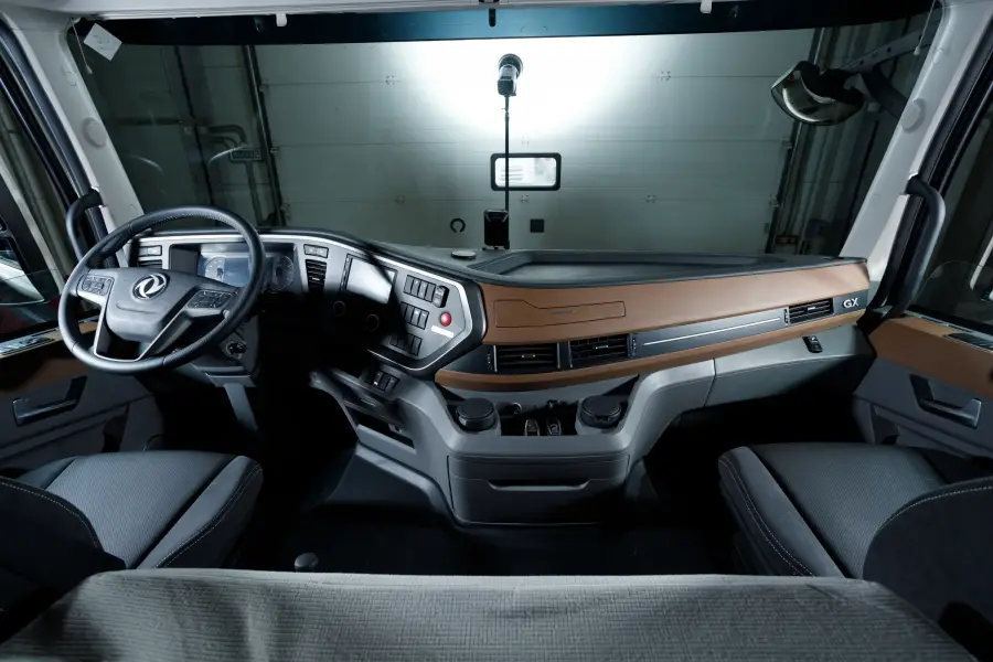 Фотография Седельный тягач DongFeng GX 6x4 (DFH4271)