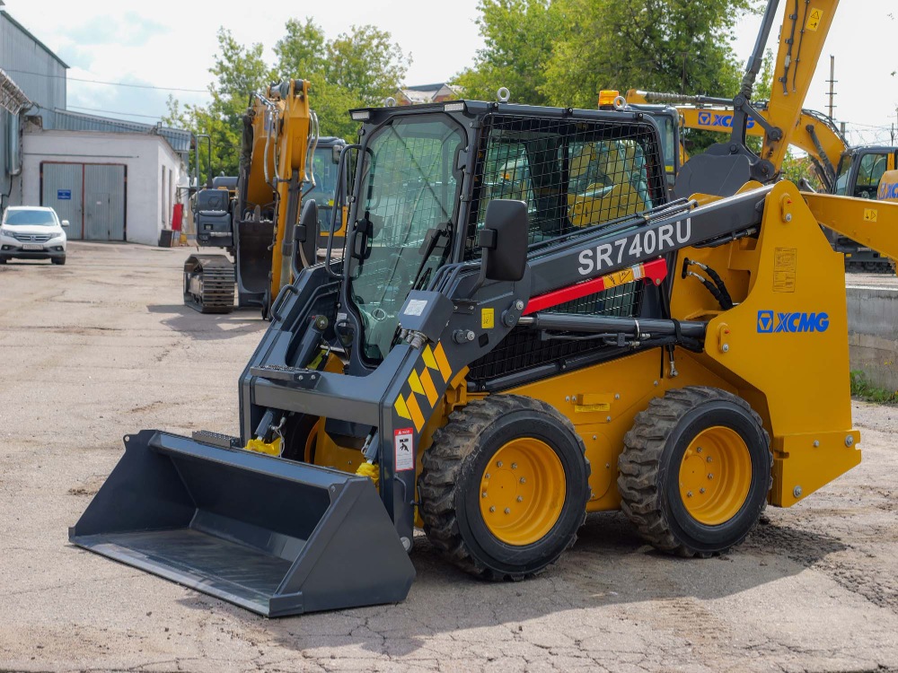 Фотография Мини-погрузчик XCMG SR740RU