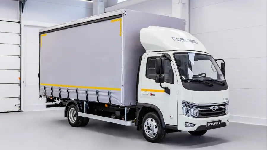 Фотография Forland 3 со сдвижным тентом