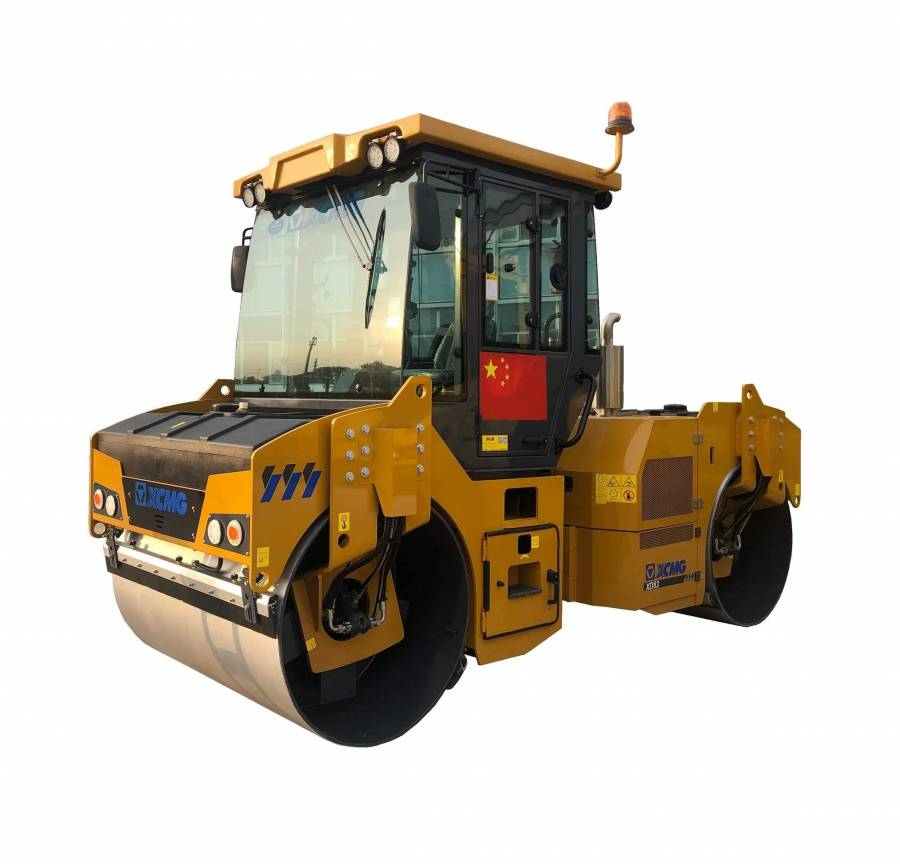 Асфальтовый тандемный каток XD83