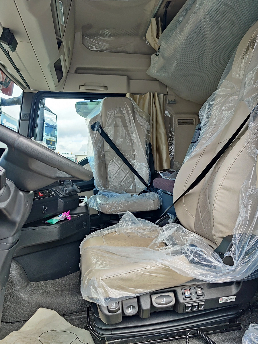 Фотография 1.1.1.06 Тягач SITRAK С7Н 4х2 ZZ4186V391HE S-AMT