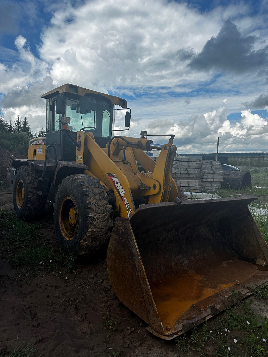 Фотография Погрузчик фронтальный XCMG LW300F 2013г