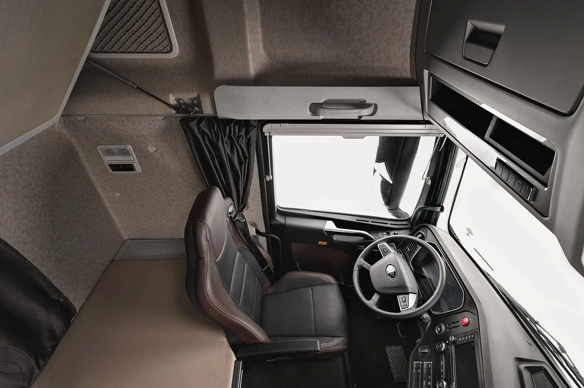 Фотография Седельный тягач FAW J7 6х4