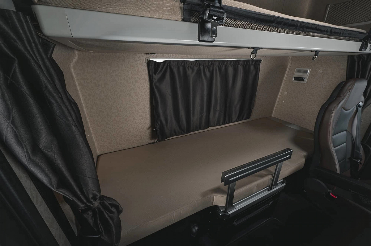 Фотография Седельный тягач FAW J7 6х4