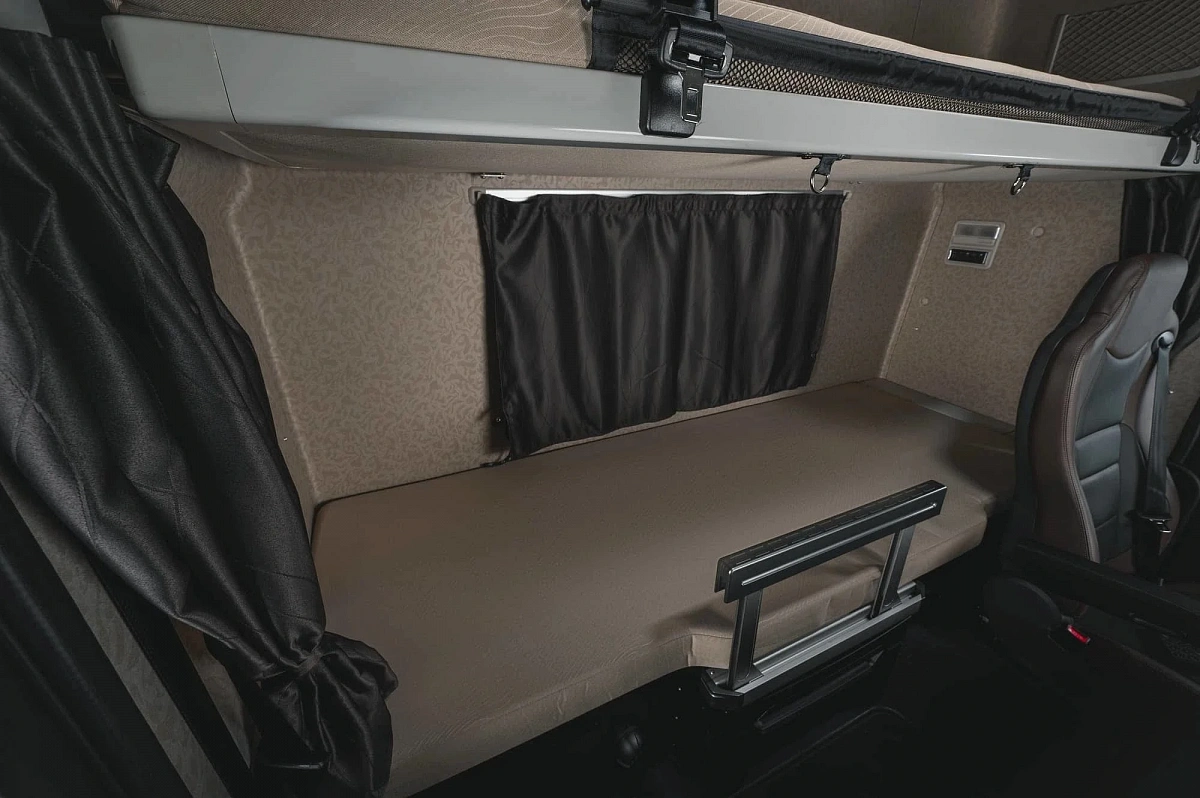 Фотография Седельный тягач FAW J7 4х2