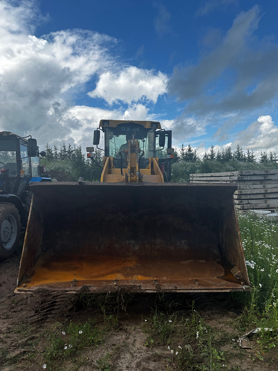 Фотография Погрузчик фронтальный XCMG LW300F 2013г