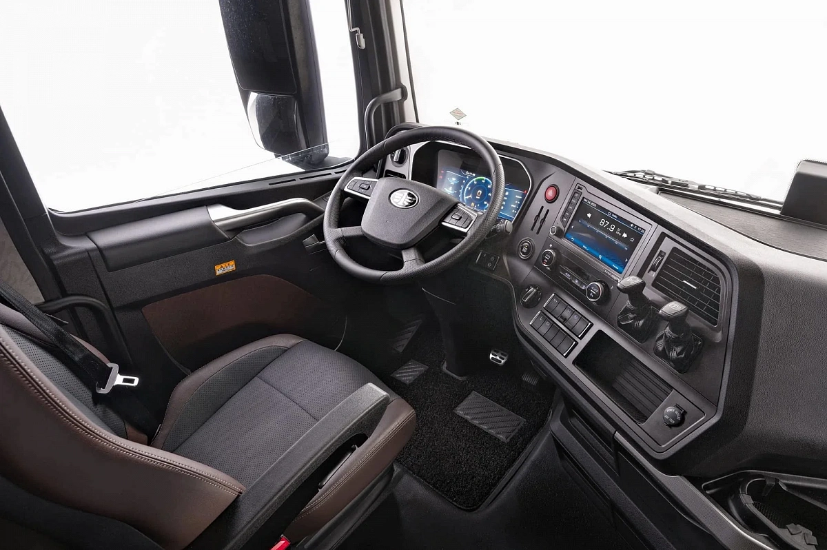 Фотография Седельный тягач FAW J7 6х4